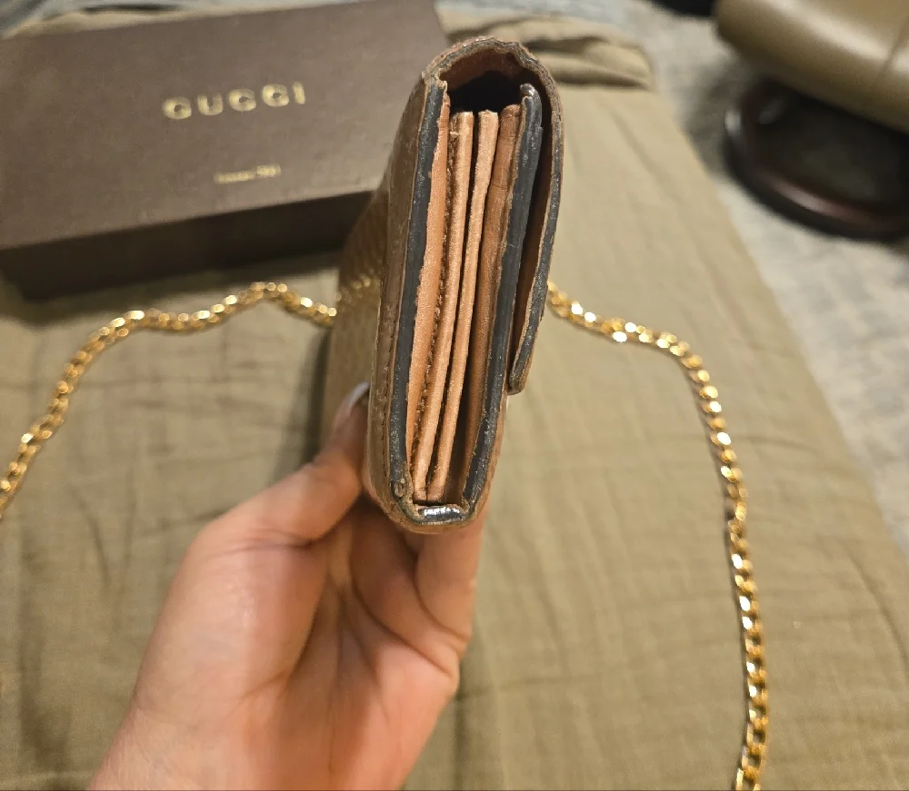 Gucci Tan Embossed Leather Wallet - Picture 7 of 7